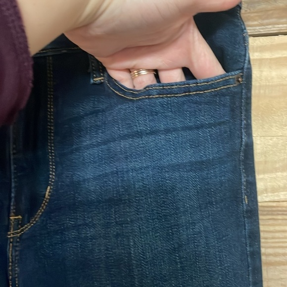 Levi Strauss & CO 714 size 29 mid rise dark wash straight leg stretchy jeans - Picture 3 of 11